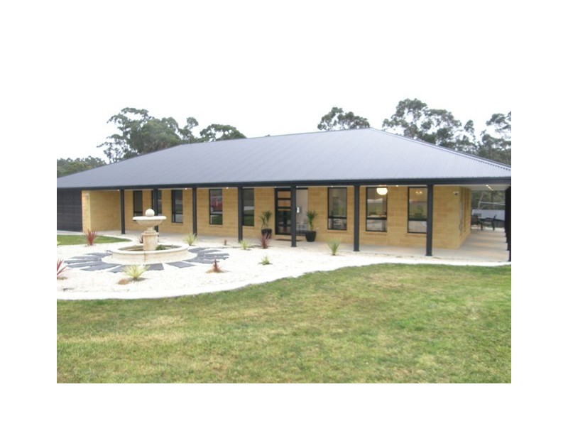 17 Allegra Drive, Heybridge TAS 7316