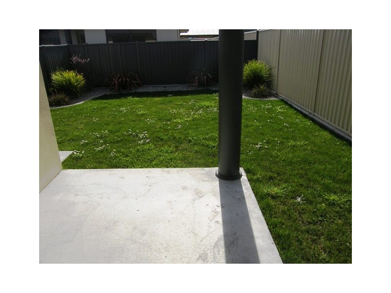 Unit 1 / 16 York Street, Wynyard TAS 7325