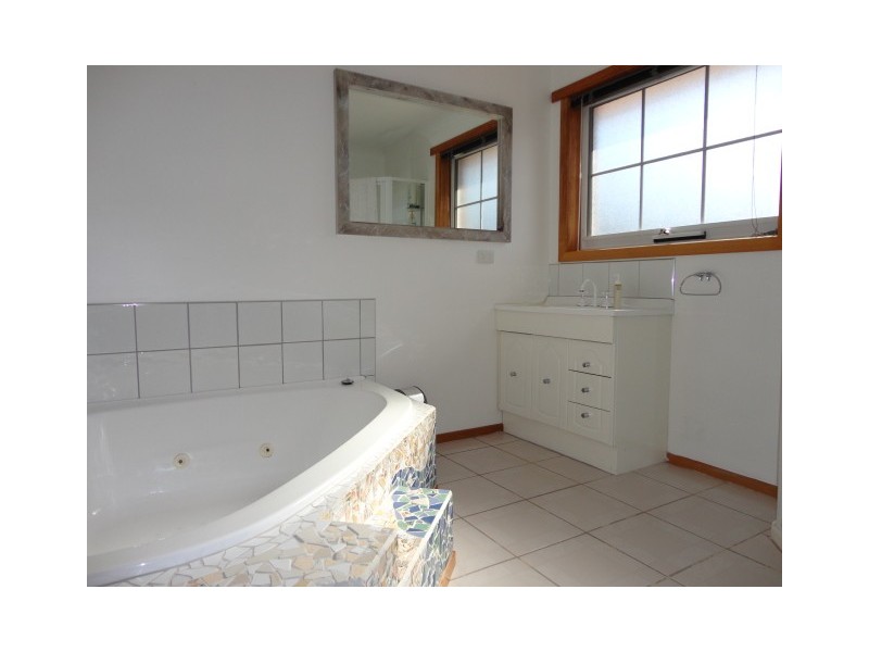 18 Blackwood Parade, Burnie TAS 7320