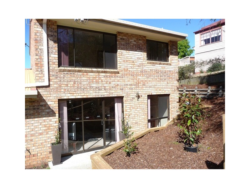 2/8 Charles Street, Burnie TAS 7320