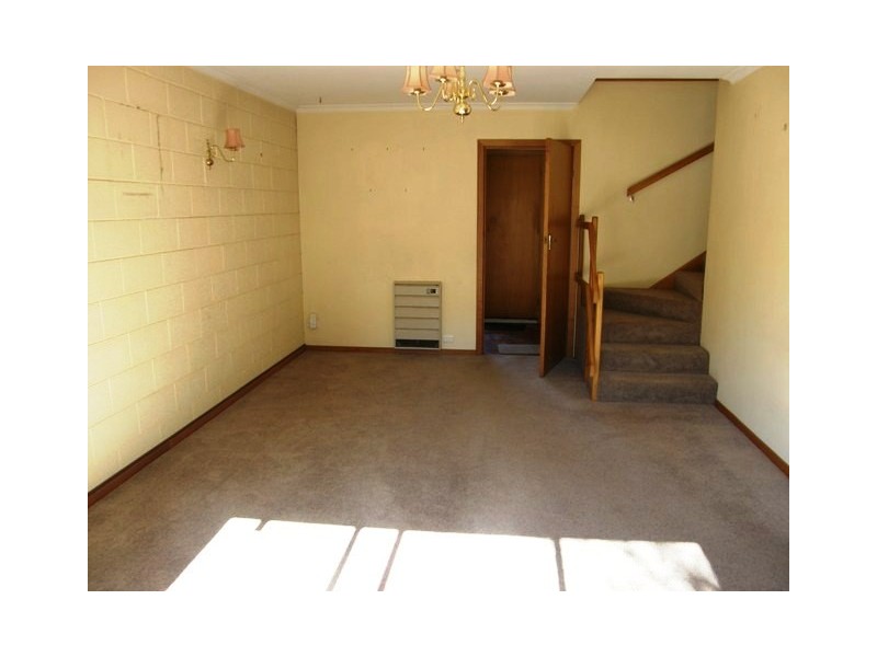 2/8 Charles Street, Burnie TAS 7320