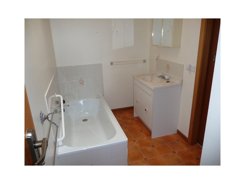 1/10 Charles Street, Burnie TAS 7320