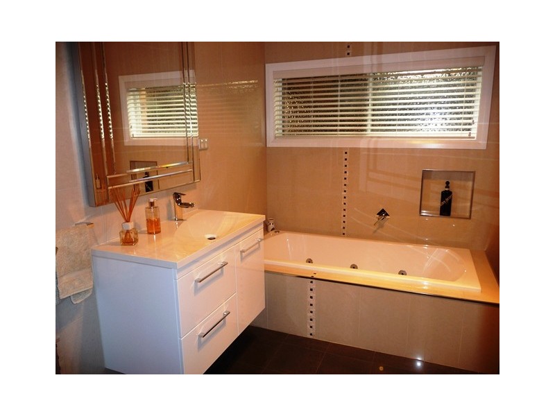16 Pine Avenue, Burnie TAS 7320