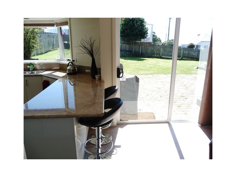 16 Pine Avenue, Burnie TAS 7320