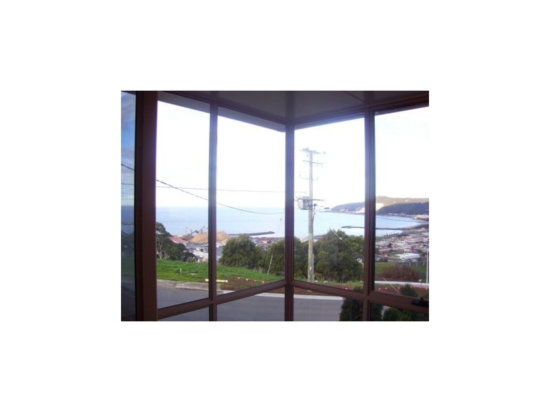 2 Robotham Place, Burnie TAS 7320