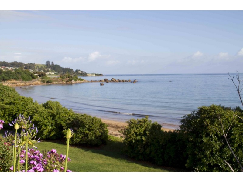 128 Main Road, Penguin TAS 7316
