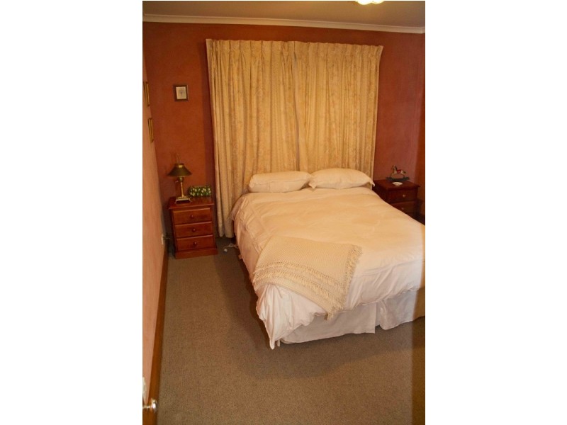 128 Main Road, Penguin TAS 7316