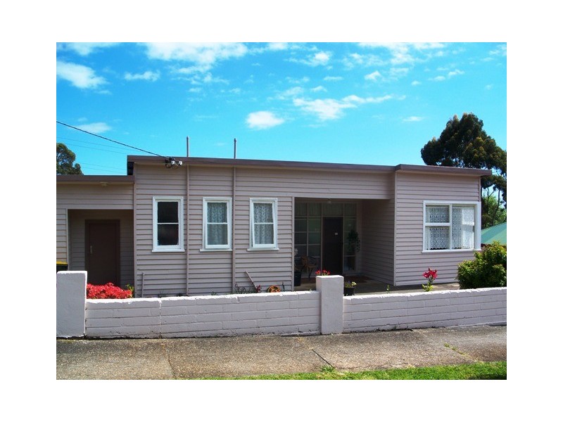 2/3  Wattle Avenue, Burnie TAS 7320