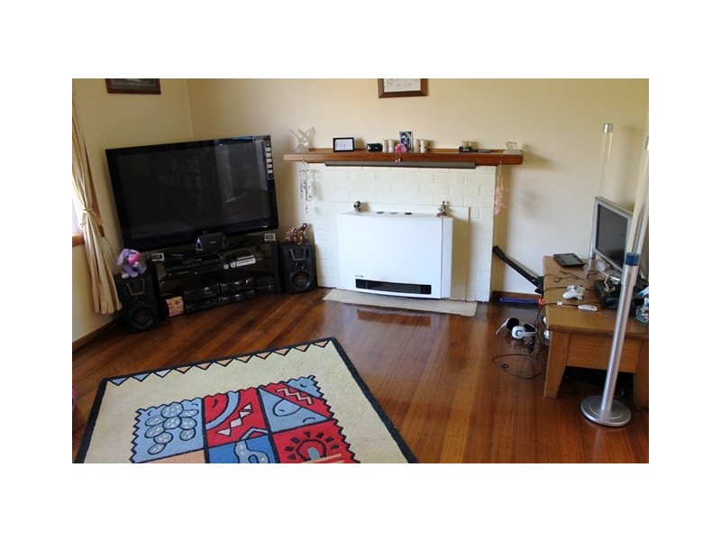 15 Winter Avenue, Burnie TAS 7320