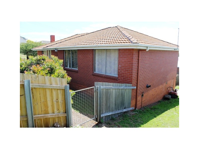 15 Winter Avenue, Burnie TAS 7320