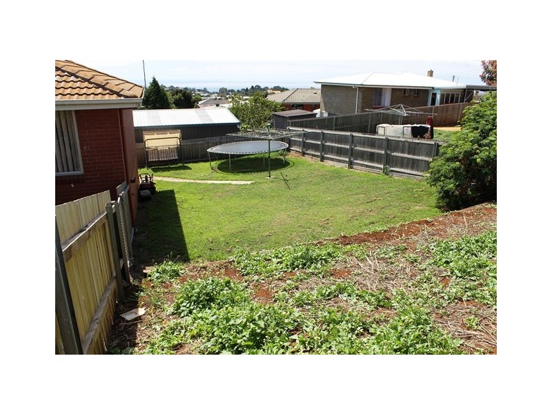 15 Winter Avenue, Burnie TAS 7320