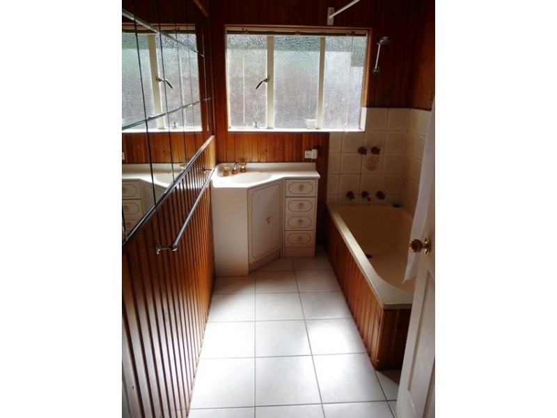 18 Aileen Cresent, Burnie TAS 7320