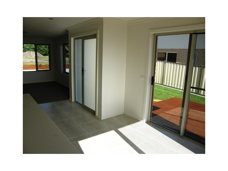 1/1 Emmett Street, Park Grove TAS 7320