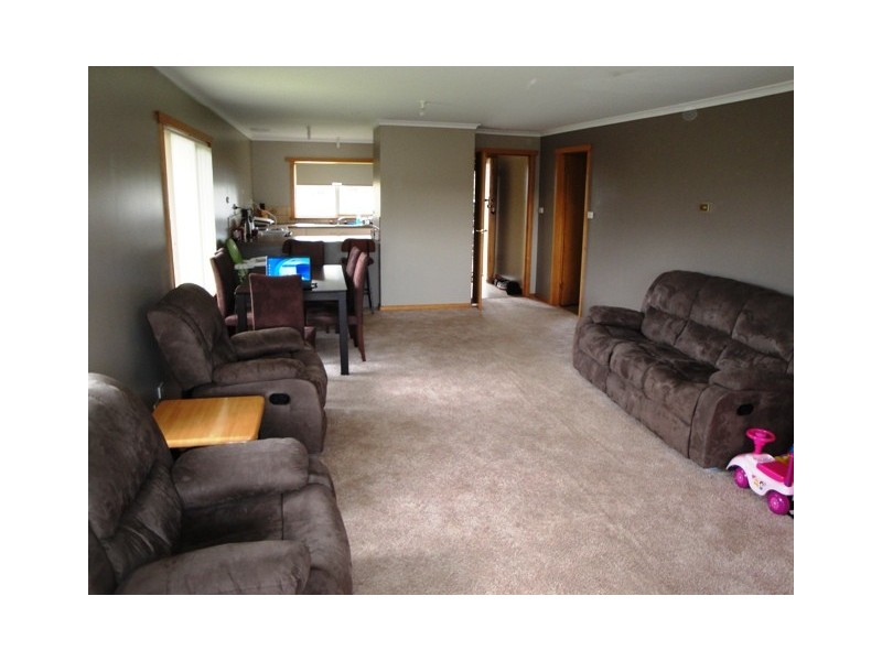 2/20 Seabreeze Avenue, Sulphur Creek TAS 7316