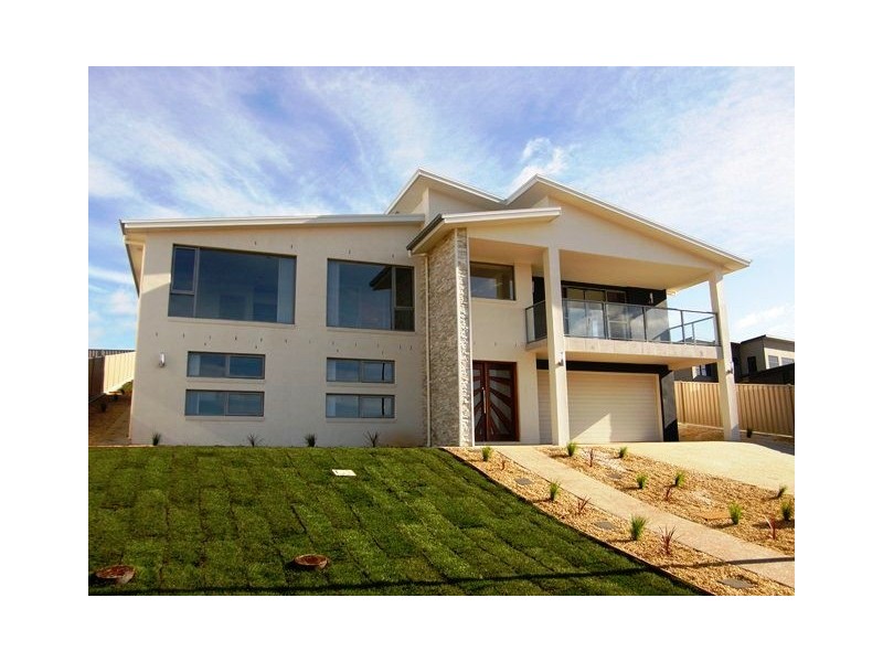 18 Lorrie Place, Park Grove TAS 7320
