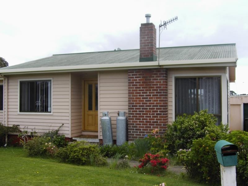 16 Flinders Street, Burnie TAS 7320