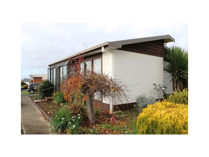 2 / 63A Pelissier Street, Somerset TAS 7322