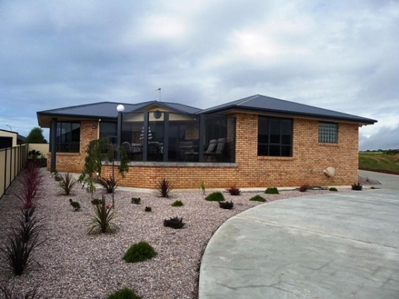 11 Josie Crescent, Burnie TAS 7320