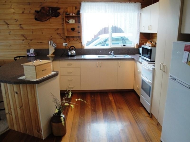 6 Old Cam Road, Somerset TAS 7322