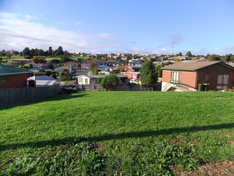 11 Greenacre Street, Burnie TAS 7320