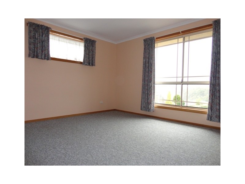 2/34 Manuka Drive, Romaine TAS 7320