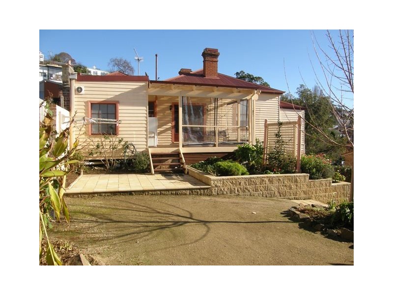 4 Charles Street, Burnie TAS 7320