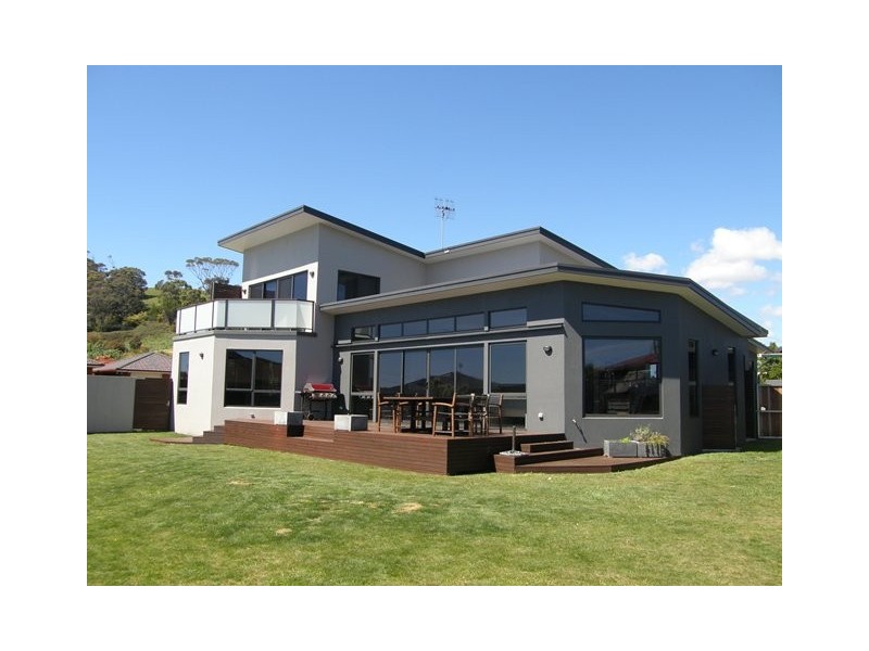 19 Seabreeze Avenue, Sulphur Creek TAS 7316