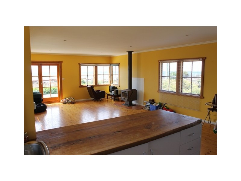 152 Main Road, Penguin TAS 7316