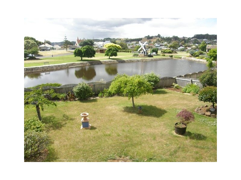 5 Coroneagh Street, Penguin TAS 7316