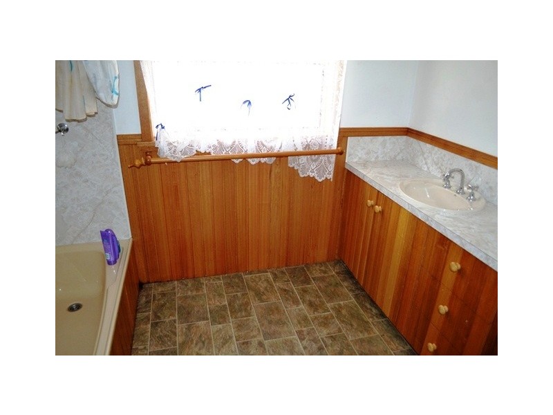 15 Edward Street, Somerset TAS 7322