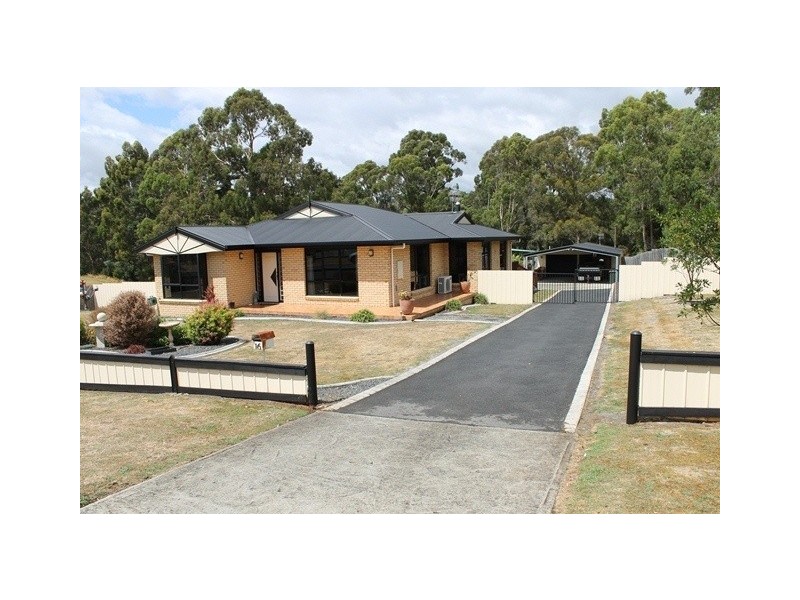 16 Henry Street, Somerset TAS 7322