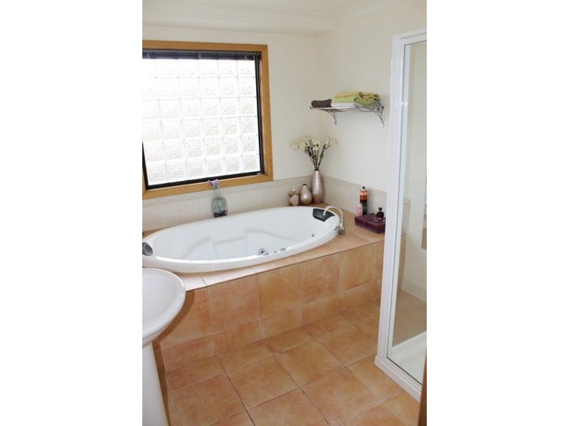16 Henry Street, Somerset TAS 7322