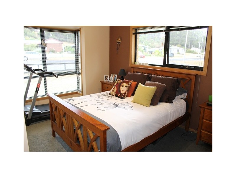 16 Henry Street, Somerset TAS 7322