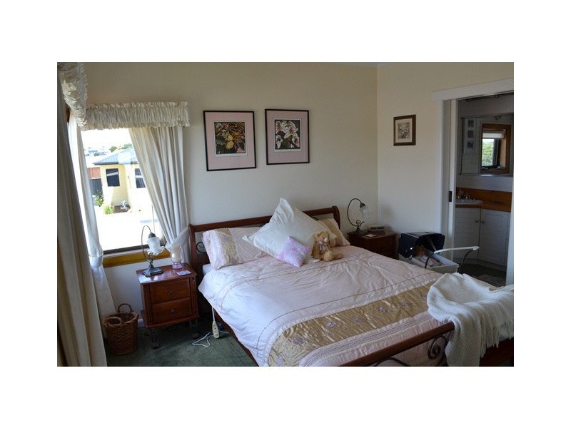 14 Bird Street, Burnie TAS 7320