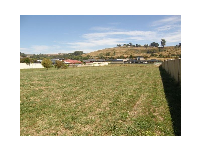 18 Oceanside Boulevard, Sulphur Creek TAS 7316