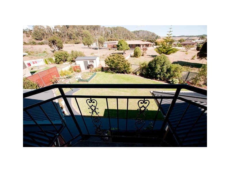 12 Oceanside Boulevard, Sulphur Creek TAS 7316