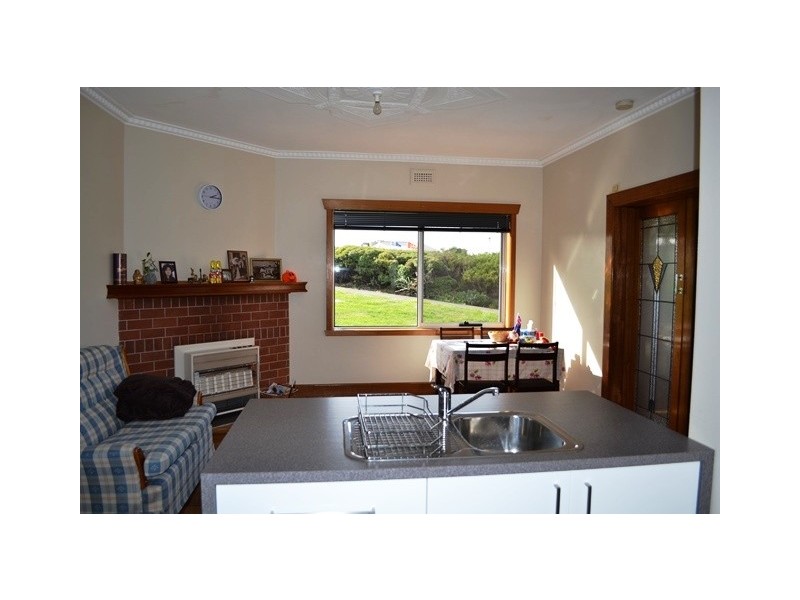 8 Moody Street, Burnie TAS 7320