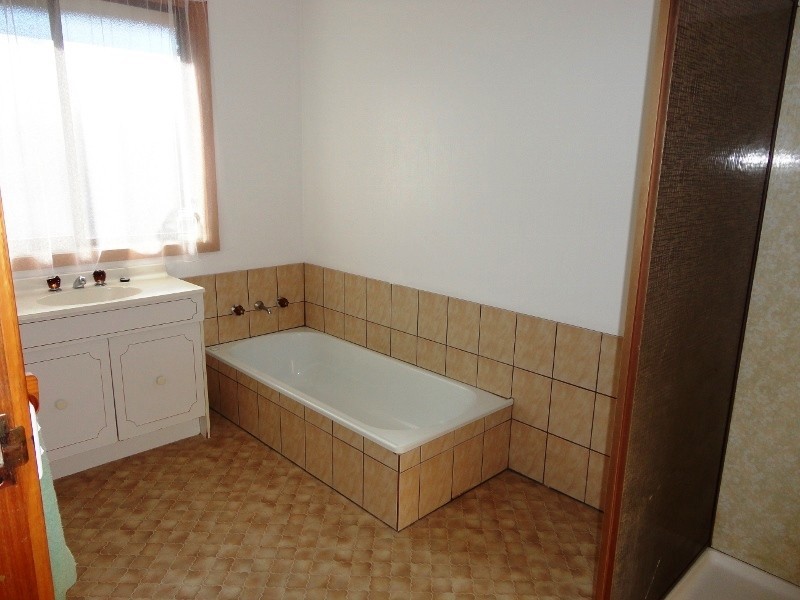 15 Manuka Drive, Romaine TAS 7320