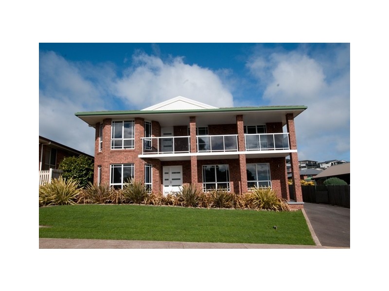 13 Uplands Place, Park Grove TAS 7320