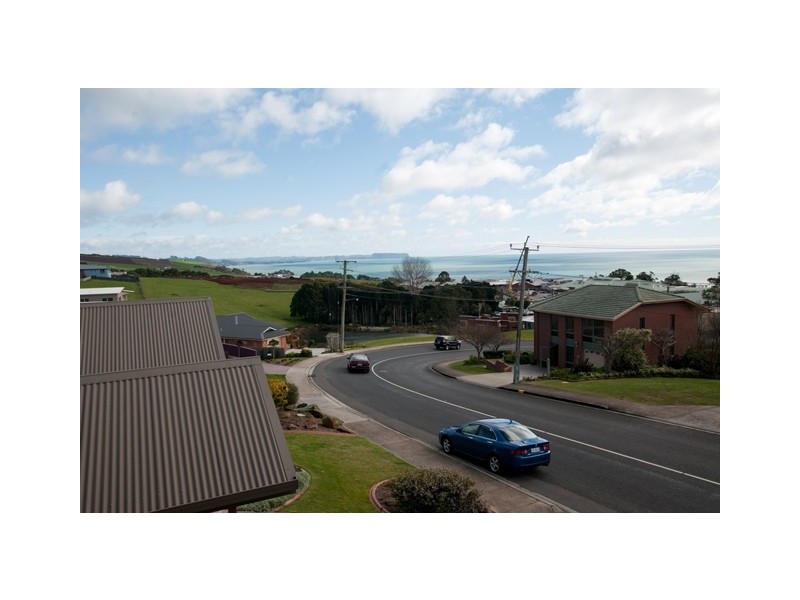 13 Uplands Place, Park Grove TAS 7320