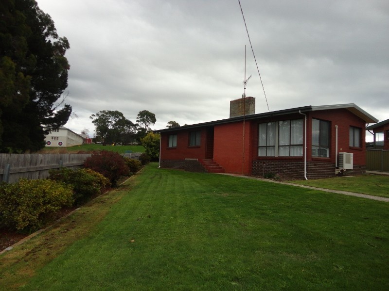 18 Medbury Crescent, Burnie TAS 7320