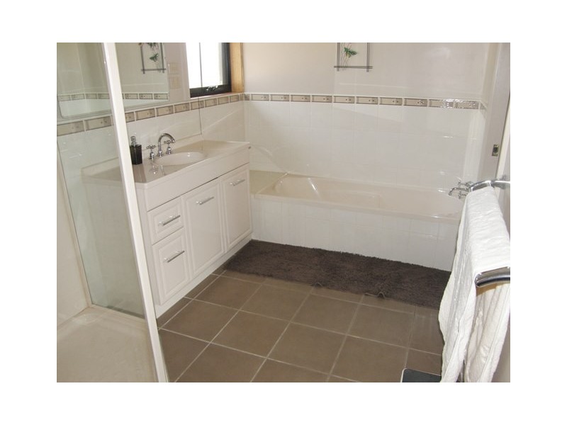 17 Josie Crescent, Burnie TAS 7320