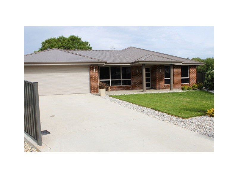 19 Waterford Drive, Sulphur Creek TAS 7316