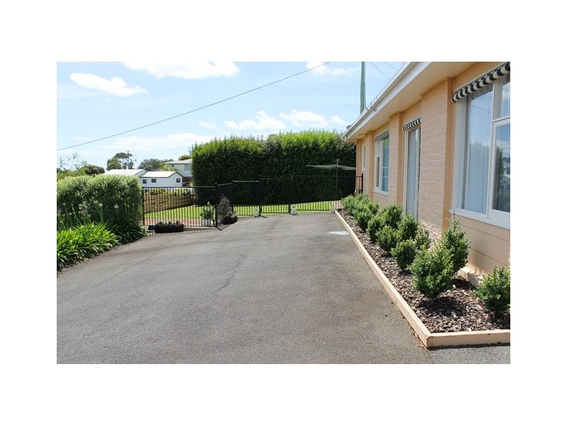 36 South Road, Penguin TAS 7316