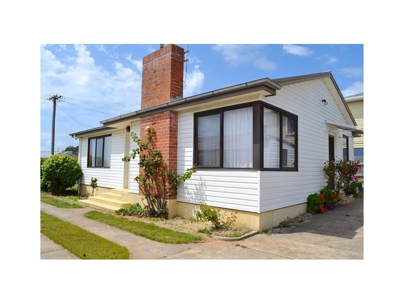 17 George Street, Somerset TAS 7322