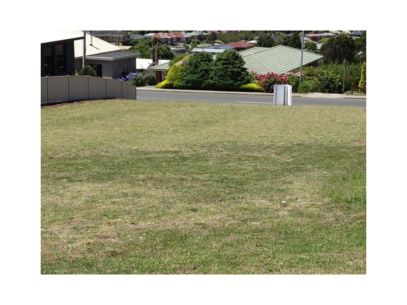 17 Lorrie Place, Burnie TAS 7320