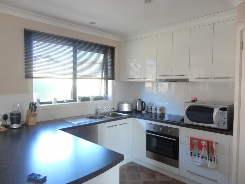 2/12 Josie Crescent, Romaine TAS 7320