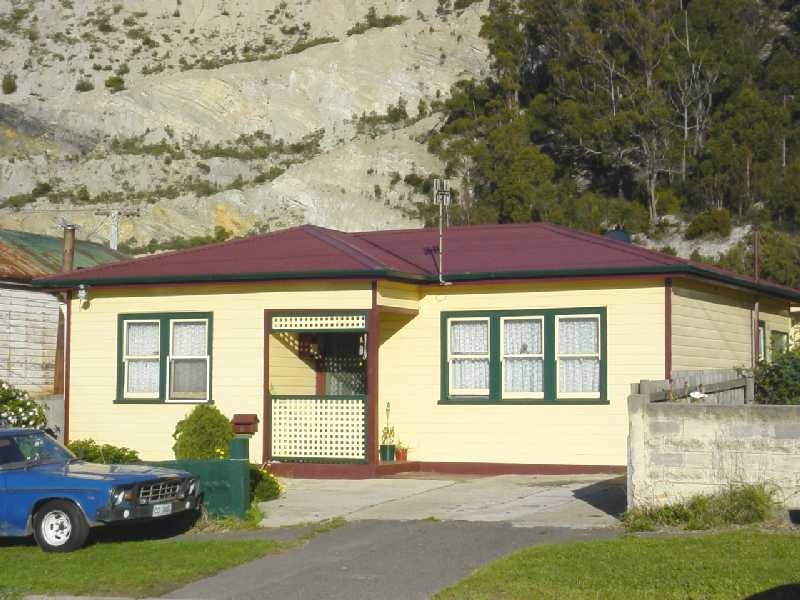 6 Bass Highway, Round Hill TAS 7320