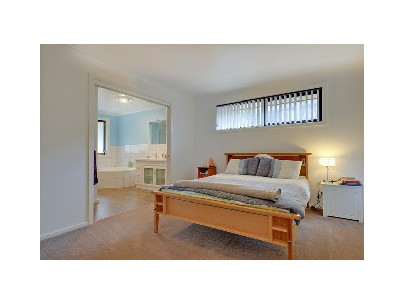 8 Sebastian Court, Romaine TAS 7320