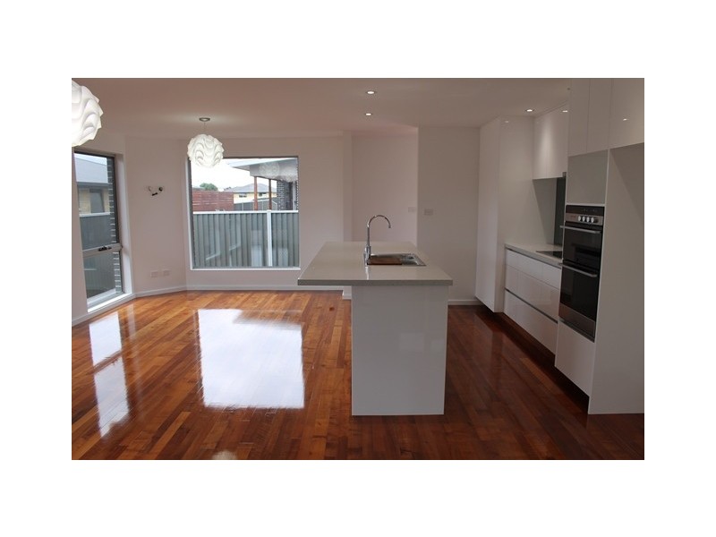 2/15 Sandhaven Crescent, Sulphur Creek TAS 7316